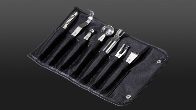 
                    Messertasche Wok Classic mit Schleifgerät mit praktischen Küchenutensilien
