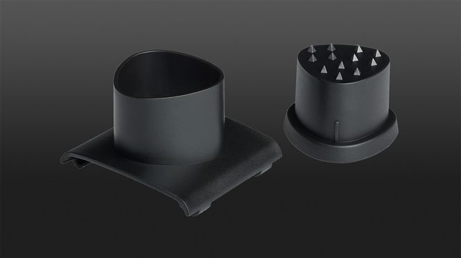 
                    Zweiteiligen Konstruktion des Restehalters für Reiben: zum Reiben kleiner Reste und Gewürze sicher und ohne Verlust