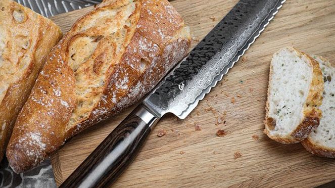 Tim Mälzer coltello per pane con superficie martellata