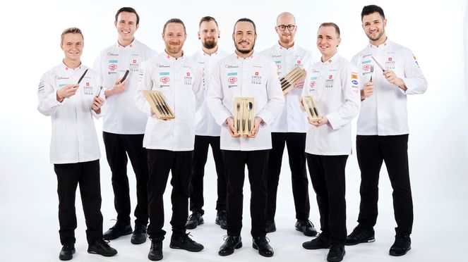 
                    Couverts de table avec cuillère noyer de sknife, fournisseur l'équipe de nationale suisse des cuisiniers
