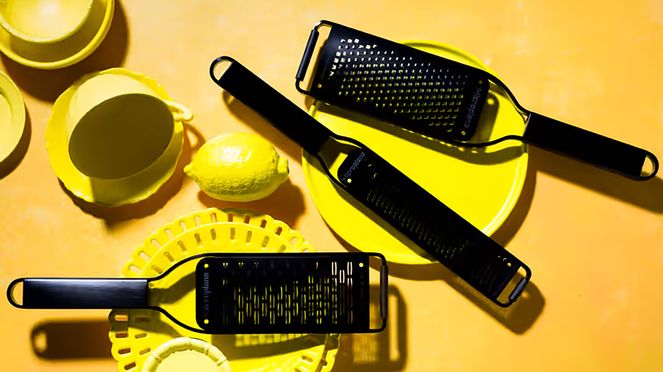 
                    Black sheep coarse grater with photo-etched stainless steel blade